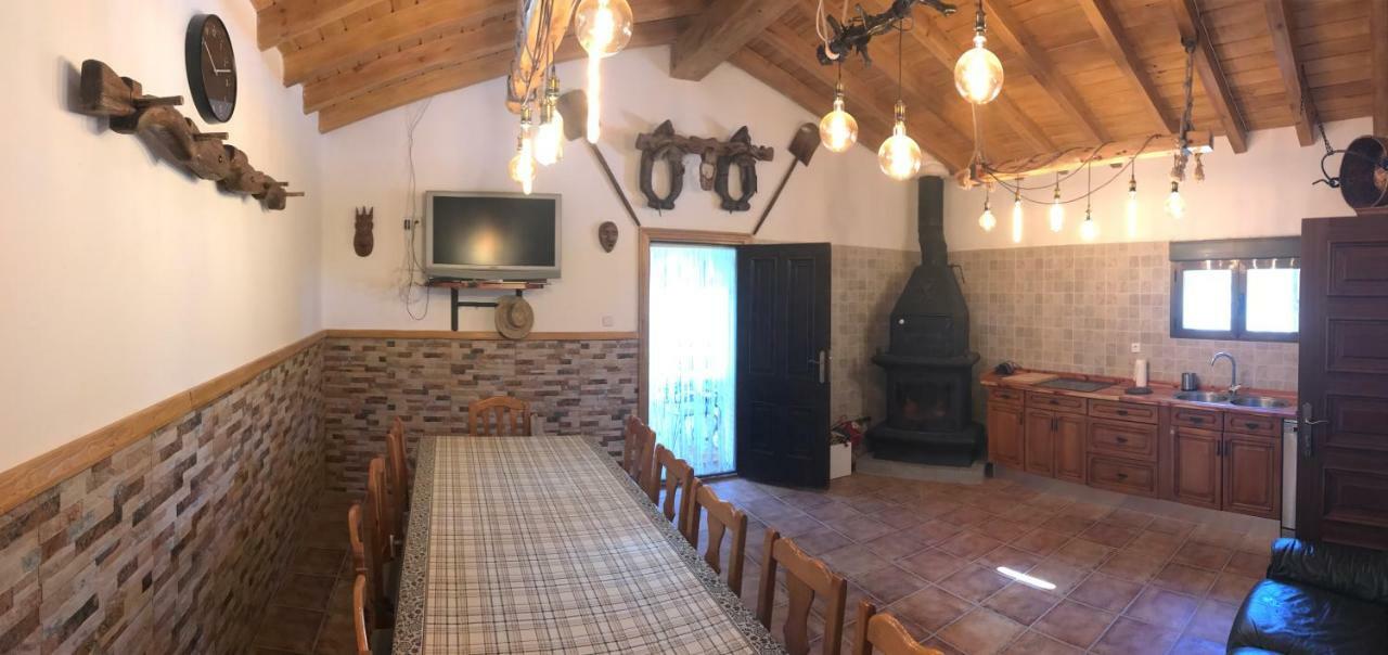 Casa De Pueblo Con Merendero Alquilable Opcionalmente Casarejos Exteriör bild